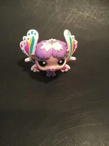 Littlest Pet Shop #2721 authentische lila Fee mit blau gelb rosa Flügeln - Bild 1 von 3