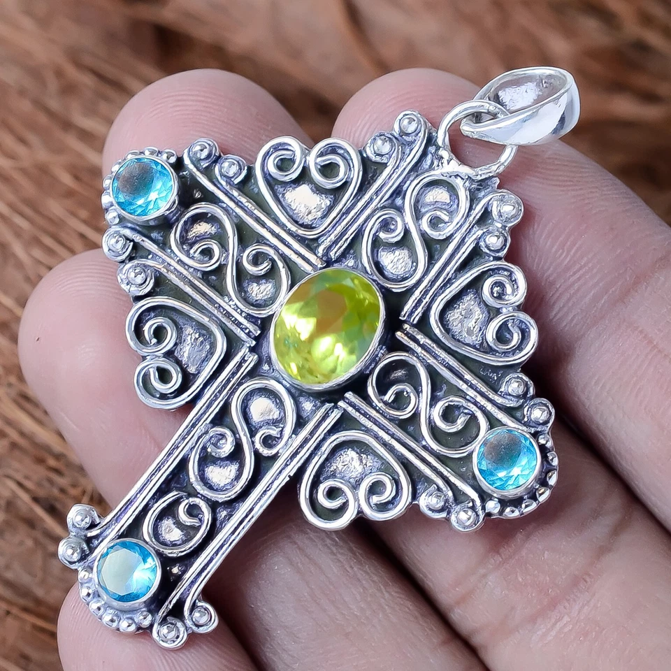Ciondolo da donna croce in argento sterling 925 con peridoto sfaccettato e... - Immagine 1 di 4