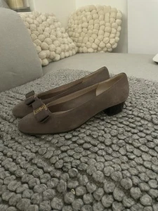 Salvatore Ferragamo - Pumps - Gr 38 Cappuccino Farbe Voll Leder Sehr gut - Bild 1 von 7