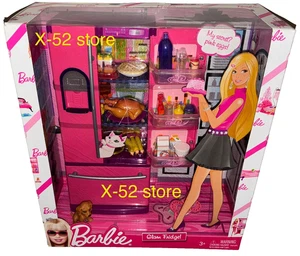 Barbie Muñeca Serie Rosa Cocina Glamour Nevera Set con Mascota Perro Figura Juguete Mattel - Imagen 1 de 11