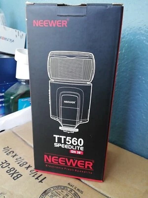Neewer TT560 Flash Speedlite for DSLR Cameras with Standard Hot Shoe - Image 1 of 4