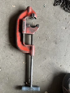 RIDGID Hand tool Pipe cutter 2.”-4” - Picture 1 of 5