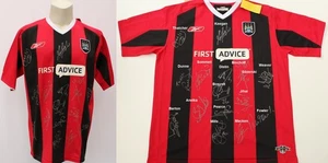 Manchester City Away Shirt Signed by 2004-05 Squad inc Keegan & Anelka COA & Map - Picture 1 of 4