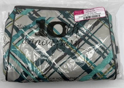 ¡NUEVO! Juego de bolsas de cosméticos Thirty One (2 piezas).     -Mar Plaid- Foto 1 de 4