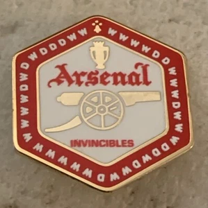Smart Arsenal Supporter Emaille Abzeichen - Wear With Pride - Sammlerstück Unbesiegbar - Bild 1 von 2