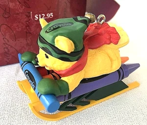 1998 HALLMARK - BRIGHT SLEDDING COLORS 10TH & FINAL IN CRAYOLA CRAYONS - Picture 1 of 9