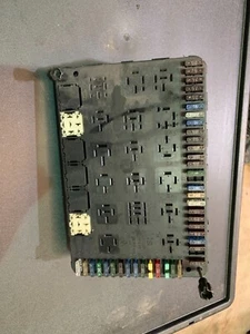 PORSCHE 944 FUSE BOARD 944.610.110.00 944 FUSE AND RELAY WORKSHOP BOX JJ - Picture 1 of 7