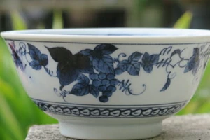 Japanese Blue & White Bowl Grapes ,leaves design - Picture 1 of 5
