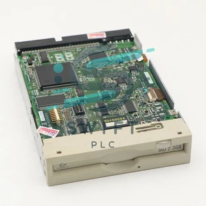 Unità ottica MO interna FUJITSU MCF3064SS SCSI usata e testata 640MB - Foto 1 di 5