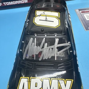 RARE* AUTOGRAPHED Mark Martin #01 ARMY 2007  1/24 Nascar Diecast 250/10000 - Picture 1 of 21
