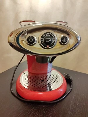 MACCHINA A CAPSULE DA CAFFè ILLY IPERESPRESSO X7.1 ROSSA, COME NUOVA.  - Immagine 1 di 4