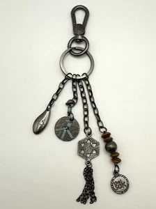 The Sak 5" Monedero Dije Llavero Anillo con 4 Dijes Paz Boho - Gunmetal Cepillado - Imagen 1 de 3