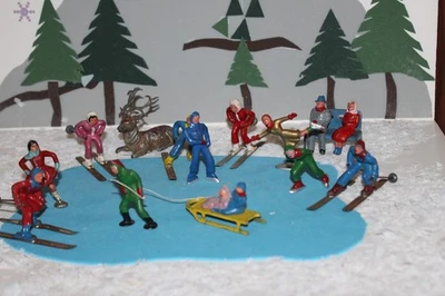 GRANDE lote de patinadores/figuras de trenó de Natal e inverno Lead Barclay com veados - Imagem 1 de 4