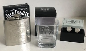 JACK DANIELS QUALITÄTSSET GENTLEMAN JACK MANSCHETTENKNÖPFE 150. GLAS & 6oz HIP-KOLBEN - Bild 1 von 8