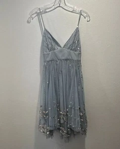 Neu mit Etikett Größe XXS babyblau silber Pailletten Bernstein Kleid verziert Netz Netz DEFEKT - Bild 1 von 15