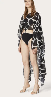 Capa Valentino Voile - Con etiquetas - PVP $3.100 AUD Foto 1 de 4