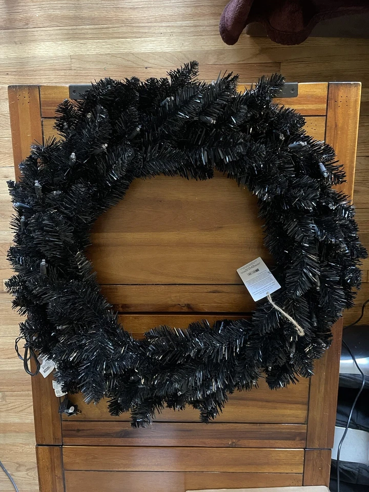 Hallmark Keepsake Wreath with Lights Midnight Black with Tag