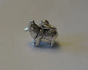 Dije de perro Collie sólido de plata esterlina pequeño 9x12 mm - Imagen 1 de 6