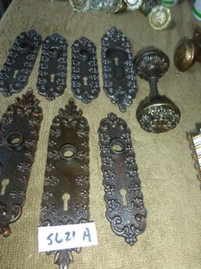 Vintage Antique 8 Pc Ornate Cast Iron Door Hardware Set 5621 A - Picture 1 of 9