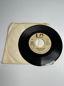 Bobby Womack 45 Record Let it hang out / Lookin for a love UA Records - Picture 1 of 2