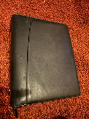 Filofax Lyndhurst A5 Organiser Real leather black. Used some inserts incl ruler - Image 1 of 4