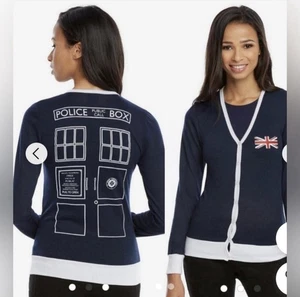 Her Universe Dr Who Tardis Union Jack Navy Blau Strickjacke Pullover Gr. Medium - Bild 1 von 16