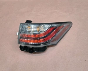 11-17 LEXUS CT200H RIGHT PASSENGER TAILLIGHT QUARTER TAIL LIGHT LAMP OUTER OEM - Picture 1 of 8