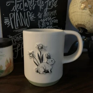 RAE DUNN Spring Rabbit Farmhouse Kaffeebecher - Bild 1 von 5