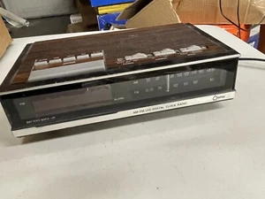 Digital Alarm Clock Radio Cosmo CR 2001A AM/FM Vintage Wood Grain Look - Picture 1 of 8