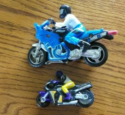 LOT OF 2 HOT WHEELS TOY DIE CAST MOTOR CYCLES  - Imagem 1 de 4