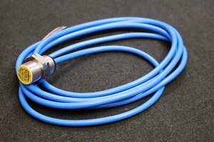 TURCK Induktiver Näherungsschalter Bi5-G18-Y1 Ident-NR. 10060 8,2VDC 5mA sn=5mm - Bild 1 von 8