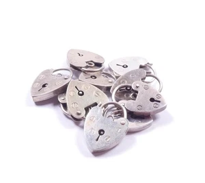 Lote de trabajo de dije de broche de candado vintage de plata de ley 925 en forma de corazón tamaño mediano - Imagen 1 de 8