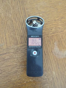 Zoom H1 Handy Portable Digital Recorder w/ 4GB SD Card - TESTED - Foto 1 di 7