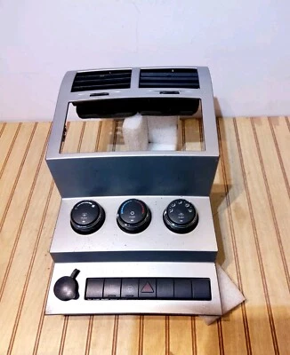 Dodge Nitro 2007 control de clima y bisel plateado con ventilación ID 55111802AE fabricante original  Foto 1 de 4