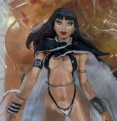 Harris Comics Vampirella Black Outfit Clayburn Moore Orange Moon Action Figure - Image 1 of 3