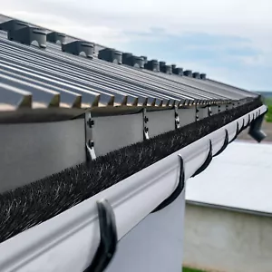 VEVOR Dachrinnenbürste Φ 11cm Marderschutz Rinnenraupe Dachrinnenschutz 24,4 m - Bild 1 von 12