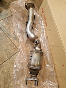 GENUINE NEW HONDA JAZZ 2009-2015 CATALYTIC CONVERTER 18160-RB0-000 - Picture 1 of 4