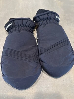 Guantes curvos funcionales negros grandes Grandoe para hombre, aislados  Foto 1 de 4