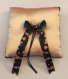 Camouflage Hochzeit Set Ringträger Kissen Blumenmädchen Korb Gästebuch NEU in Boxen - Bild 1 von 9