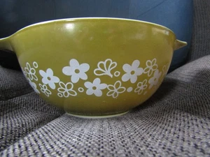 Pyrex Spring Blossom Vtg 442 Green Crazy Daisy Cinderella Mixing Bowl 1.5 qt - Picture 1 of 5