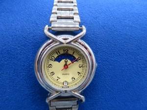 Mondphasenuhr 5304-C12-03 mit Tagesanzeige Verstellband neue Batterie - Bild 1 von 15