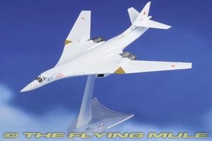 Herpa 1:200 Tu-160 Blackjack Russian Air Force 121st Heavy Bomber Rgt Red 02 - Picture 1 of 8