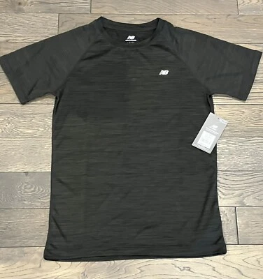 NUEVO CON ETIQUETAS $24 New Balance Camiseta Manga Corta Niños Grande 14-16 Negra Tecnología Correr Foto 1 de 4