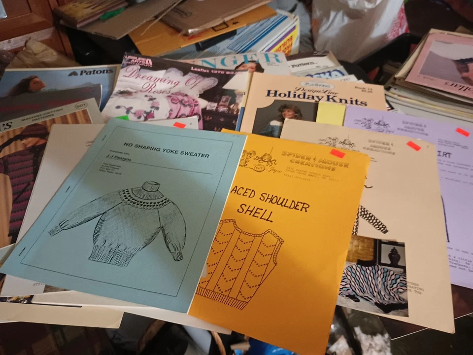 Lot of  40X Vintage Assortment of Crochet and Knitting Leaflets & Pattern Lot 42 - Image 1 of 4