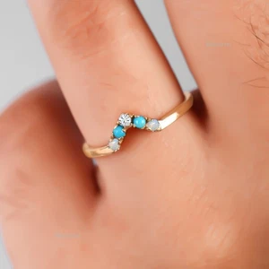 Opal, Türkis & Diamant Chevron Bandring in 14k massiv Gelbgold minimalistisch - Bild 1 von 8