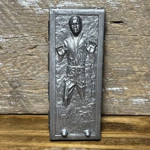Figura Star Wars Han Solo Frozen en Carbonita Disney 4" Alto Hecha en Vietnam - Imagen 1 de 7