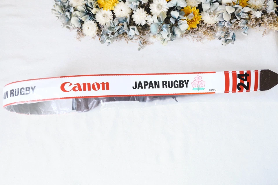 Винтажный ремешок Canon 2 дюйма с широким вырезом для однообъективных зеркальных фотоаппаратов - красный/белый - Изображение 1 из 4