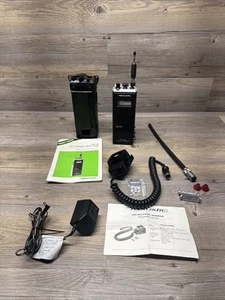 Transceptor de mano de radio CB realista TRC-216 40 canales con micrófono funciona - Imagen 1 de 16