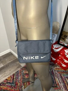 Nike NSW Futura Bandolera Larga Unisex Ropa Deportiva Bolso Informal Azul Marino Nuevo con Etiquetas - Imagen 1 de 5
