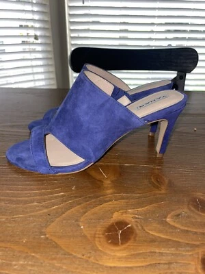 Tahari Adalicia Blue Suede Cutout Classic Heel Sz 7M - Image 1 of 4
